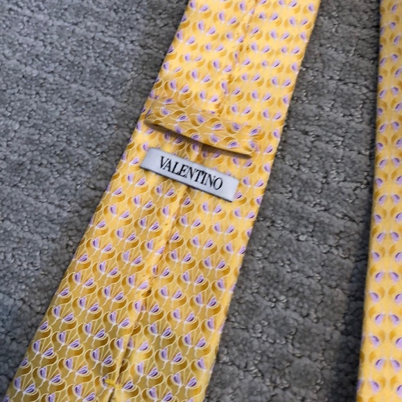 Valentino tie - Picture 3 of 3